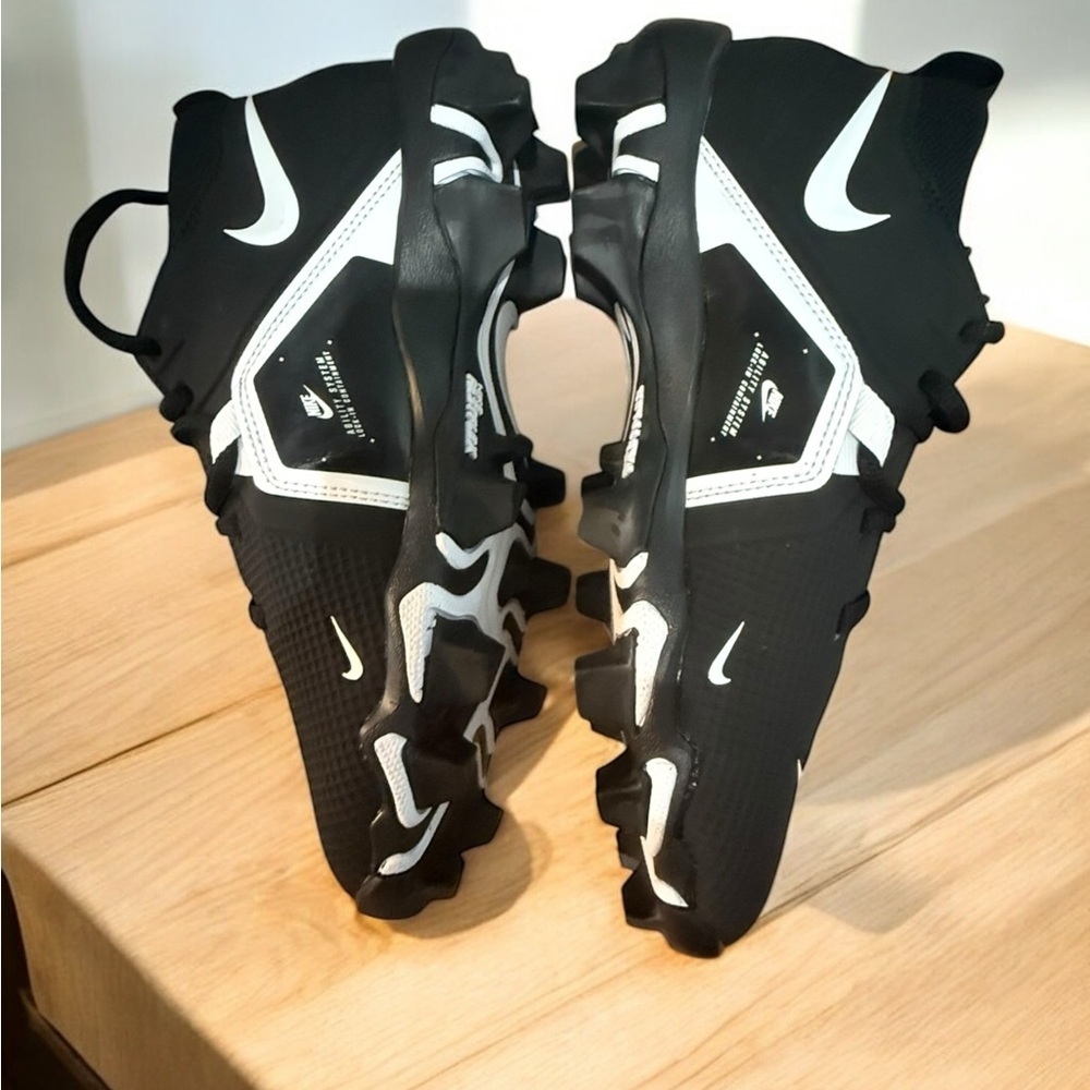 NWT Nike Alpha Menace 3 Shark size 6.5 womens football cleats - Picture 3 of 11